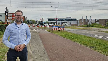 Rob Knijn, technisch bouwmanager bij gemeente Dijk en Waard voor de spooronderdoorgang Zuidtangent. 